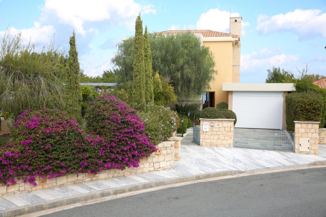 Beach Villa Olivia 네오 초리오 외부 사진