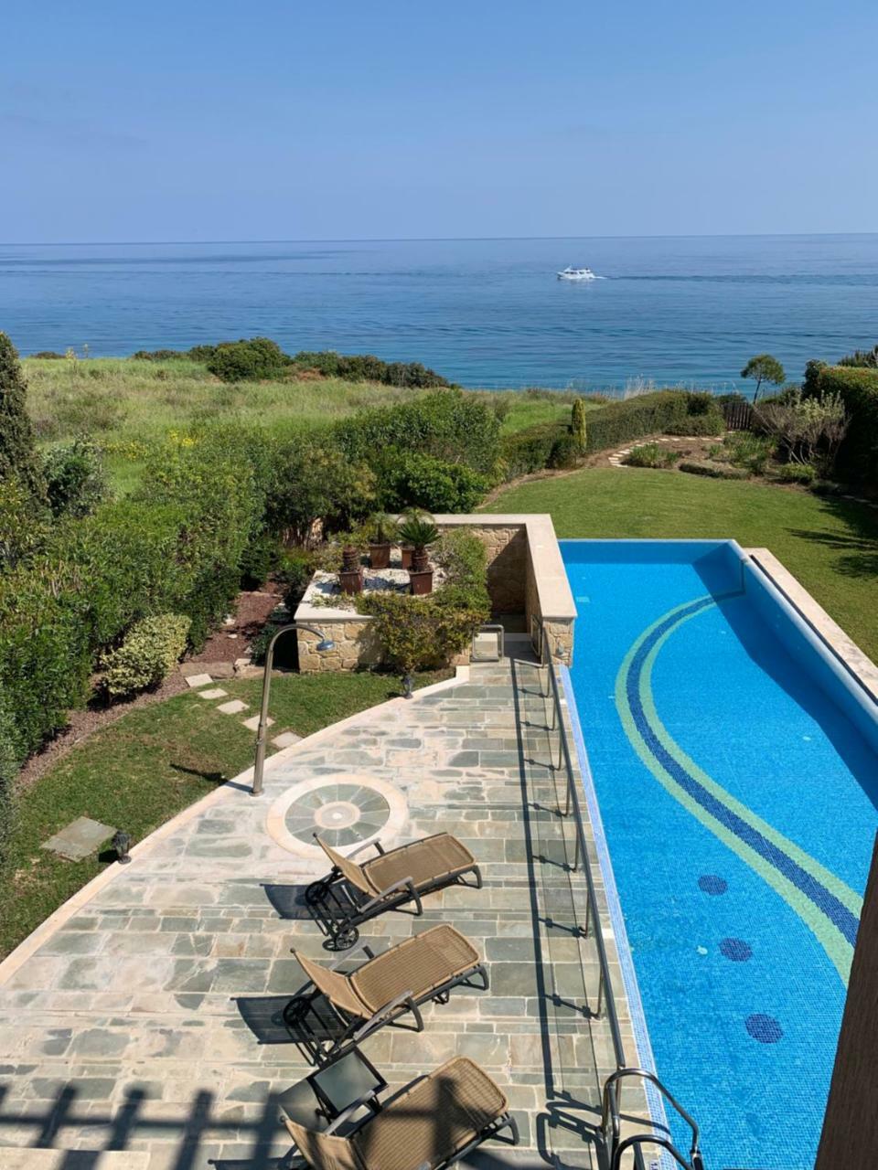 Beach Villa Olivia 네오 초리오 외부 사진