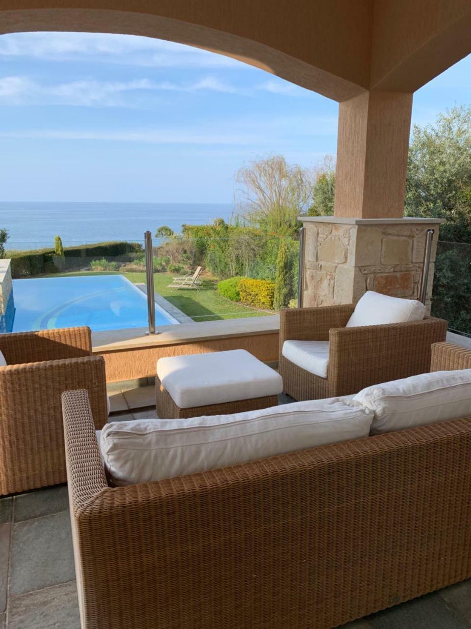 Beach Villa Olivia 네오 초리오 외부 사진